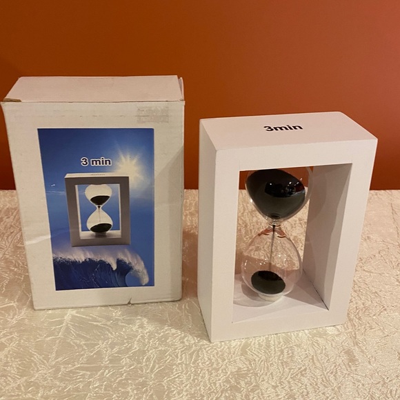 Hourglass 3min Black Sand Timer - Picture 6 of 6